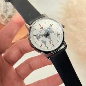 ساعات  جلد ارماني اسود خريطه العالم