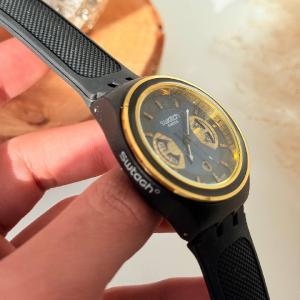 ساعه الswatch باشكال مميزه