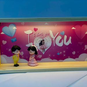 برواز مجسم مضيء حب