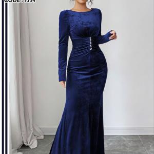 فستان قطيفه مشدود بالاسترس