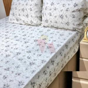 ملايه استيك 3 قطع ابيض في ورد بنفسج