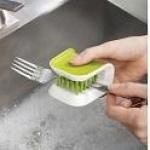 فرشة غسيل الملاعق و السكاكين منطبقة