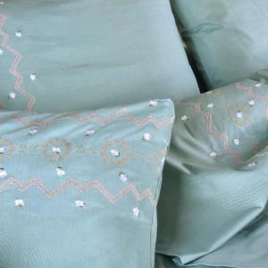 طقم سرير كبير