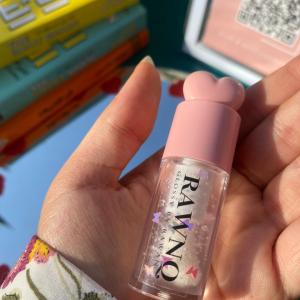 ليب جلوس فراشات شفاف