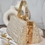 شنطة سواريه