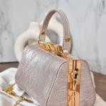 شنطة سواريه