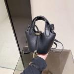 شنطه ميني دراع سلسله واسكارف