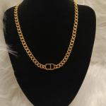 سلسلة نسائية شكل CD