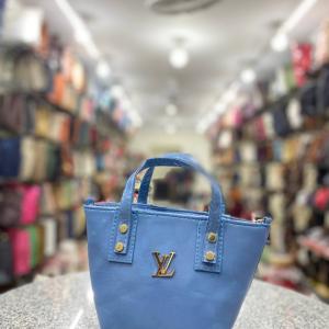 كروس ازاز LV جلد اللوان