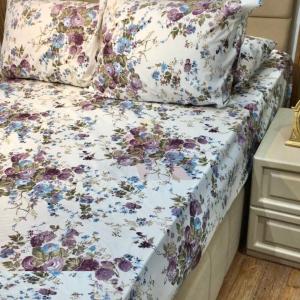 ملايه استيك 3 قطع ابيض في ورود ملونه