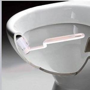 فرشة تواليت منحنية بالحامل 1 قطعة أبيض KM