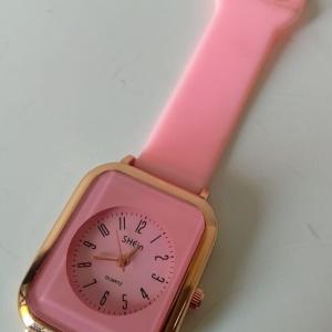 ساعة يد روز مستطيلة بتحديد