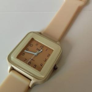 ساعة يد بيج مربعة بتحديد