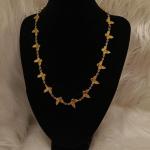 سلسلة بشكل فراشات